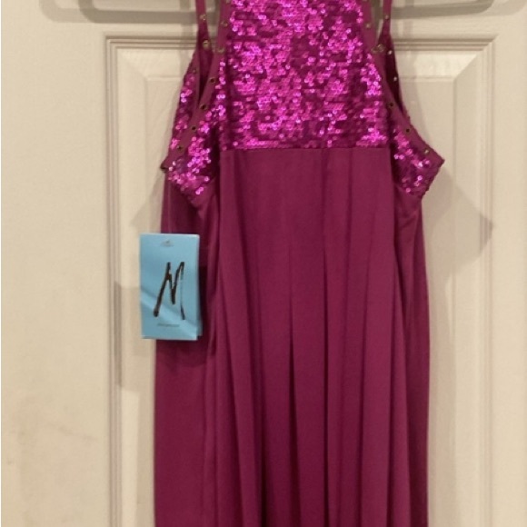 Sequin-Embellished Magenta Sleeveless Blouse- Tunic Length - Picture 9 of 9